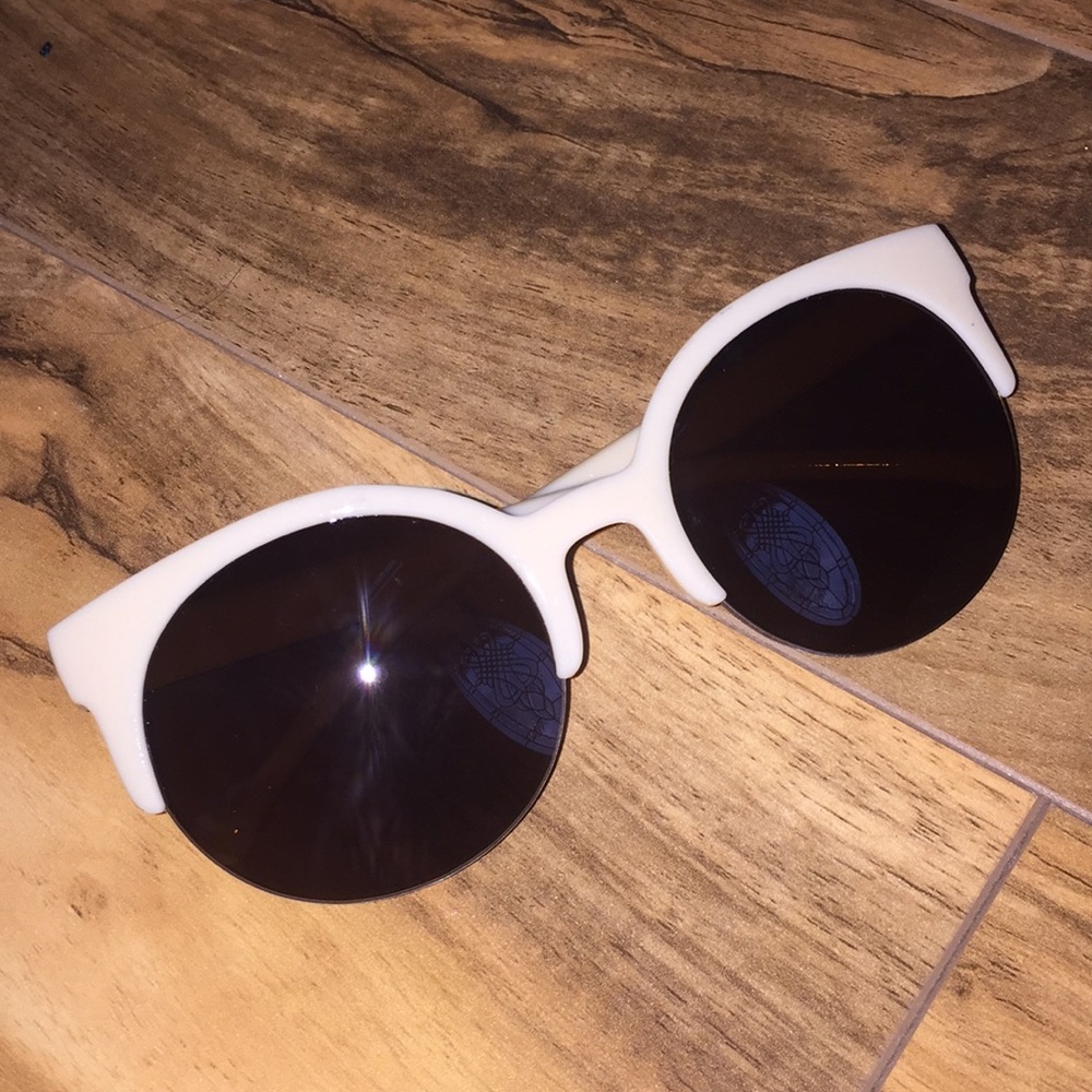 Crème Cateye Sunglasses